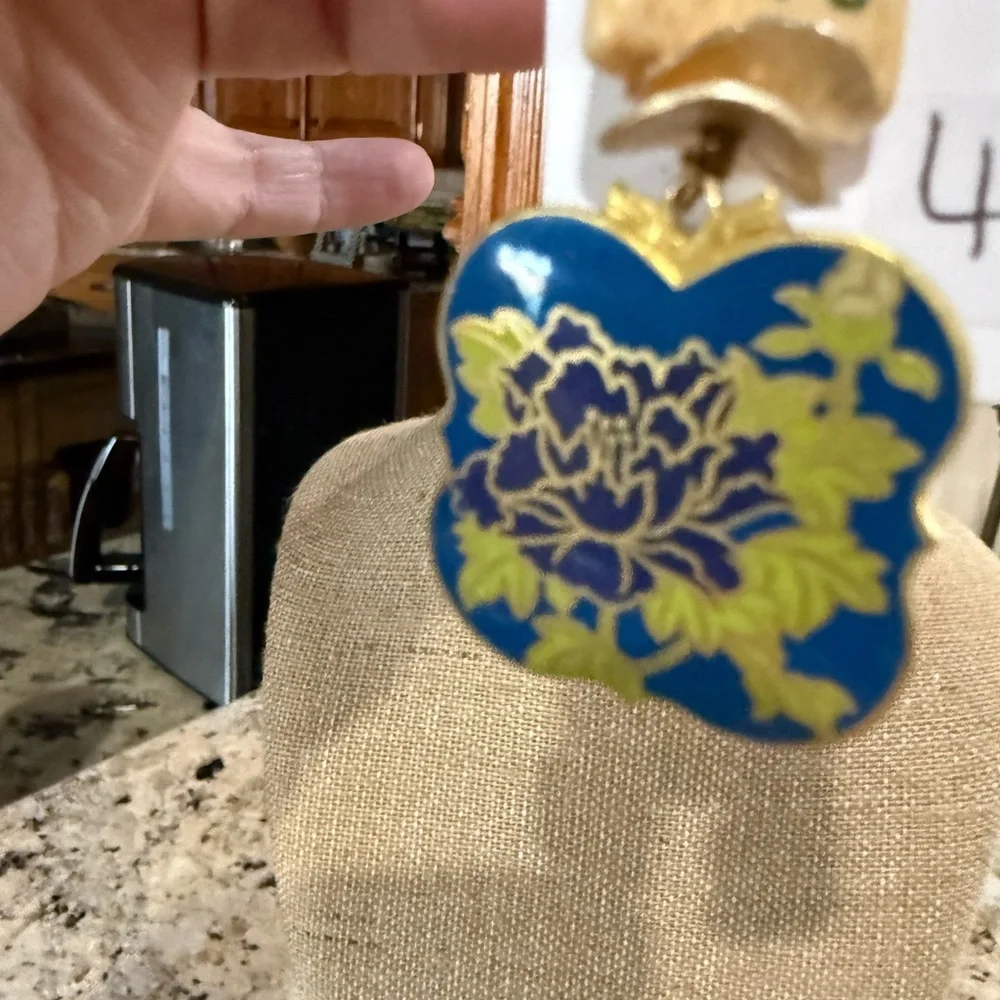 Jennifer Thames Originals Mahjong Garden Floral Earrings - Picture 4 of 5